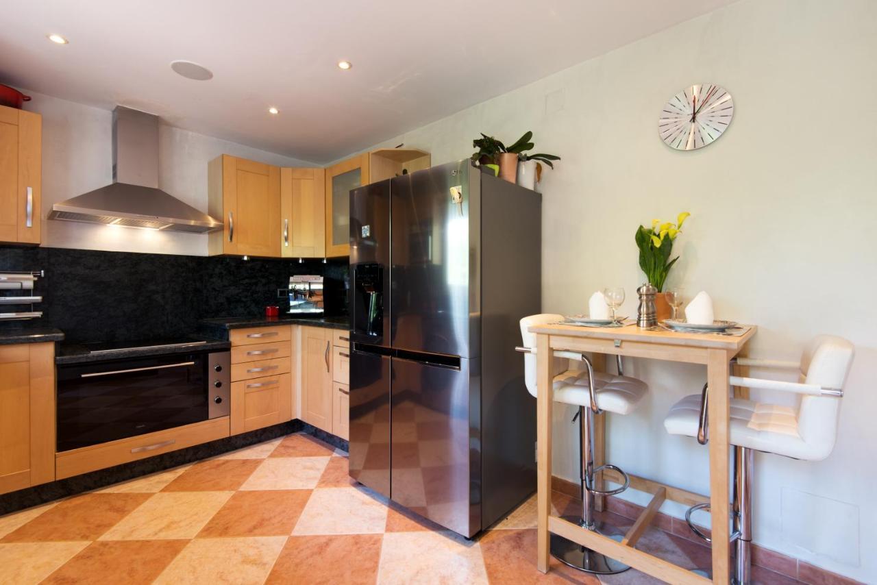 Villa Palm Beach Marina Benalmadena 3 Min Walking From The Sea Εξωτερικό φωτογραφία