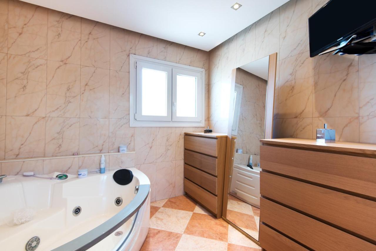 Villa Palm Beach Marina Benalmadena 3 Min Walking From The Sea Εξωτερικό φωτογραφία